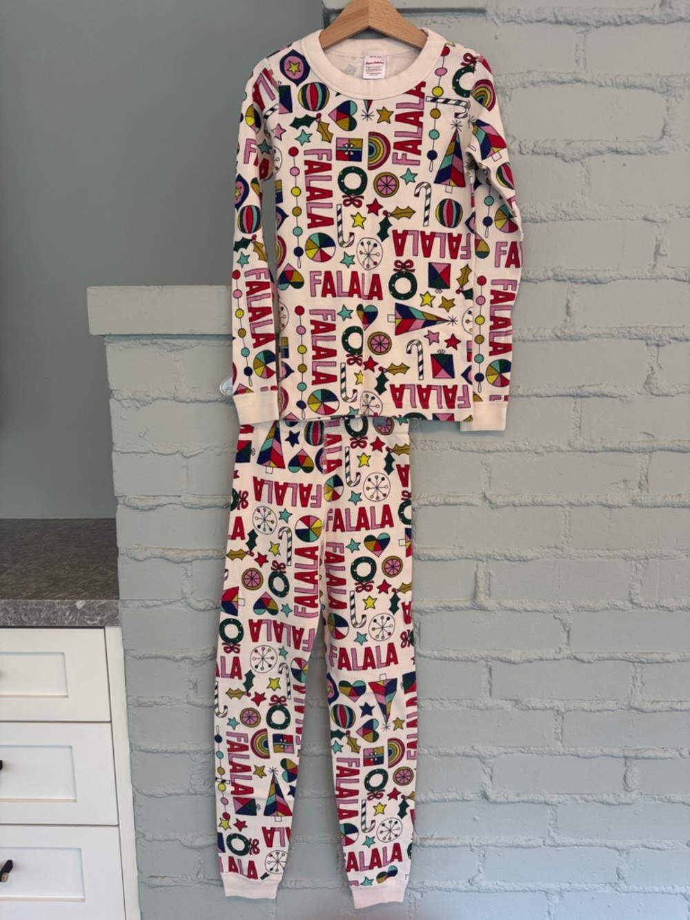 Hanna Jams Kids White 'Fa La La' Printed Holiday Pajama Set Size 8